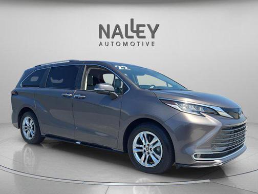 2022 Toyota Sienna Limited 7-Passenger