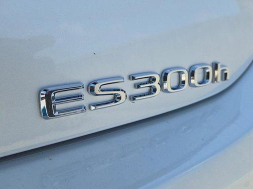2025 Lexus ES 300h Base