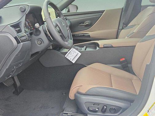 2025 Lexus ES 300h Base