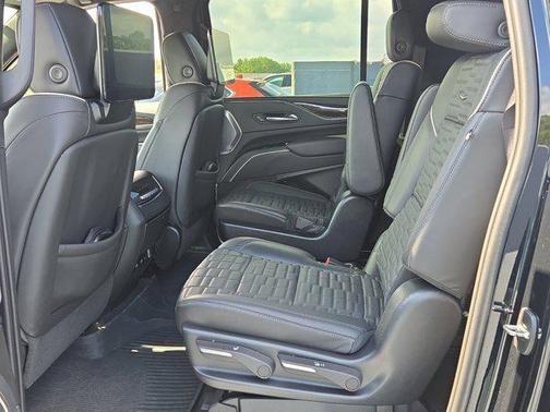 2023 Cadillac Escalade ESV Sport Platinum
