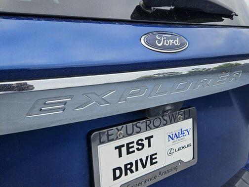 Atlas Blue Metallic 2022 Ford Explorer XLT