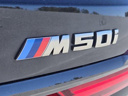 2021 BMW X7 M50i