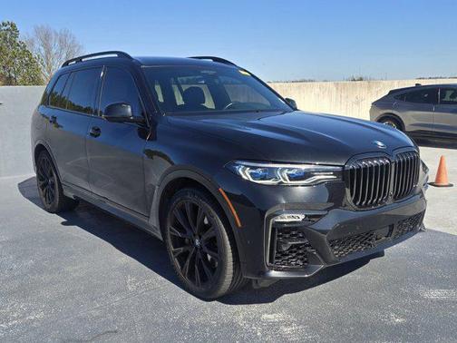 2021 BMW X7 M50i