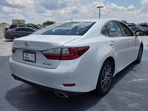 2017 Lexus ES 350 Base