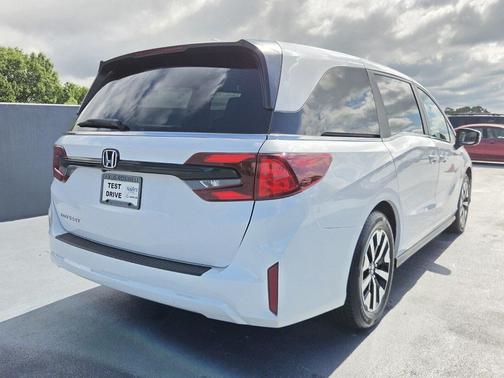 Platinum White Pearl 2025 Honda Odyssey EX-L