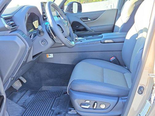 2025 Lexus LX 700h Overtrail