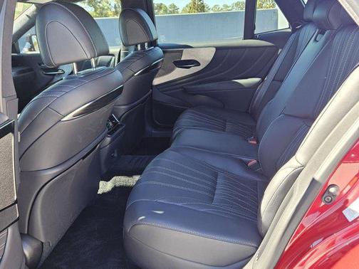 2023 Lexus LS 500h Base