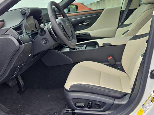 2025 Lexus ES 350 Base
