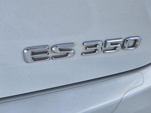 Silver Lining Metallic 2014 Lexus ES 350 Base