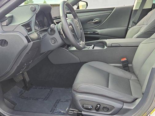 2024 Lexus ES 300h Base