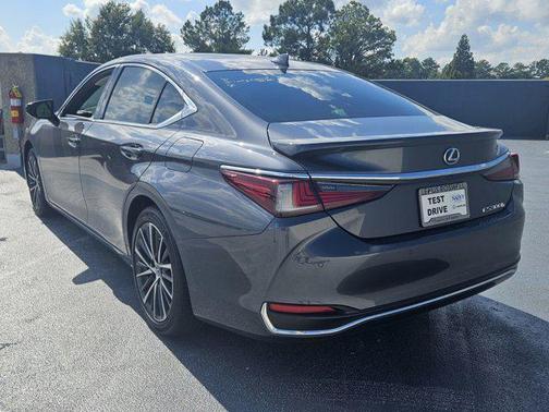 2024 Lexus ES 300h Base