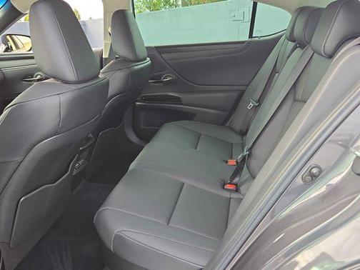 2024 Lexus ES 300h Base
