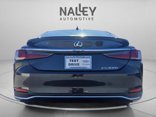 2025 Lexus ES 300h Base