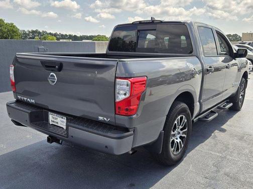 2022 Nissan Titan SV