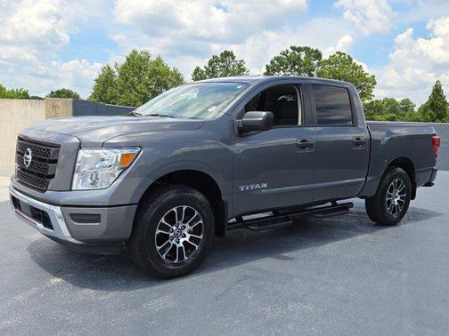 2022 Nissan Titan SV