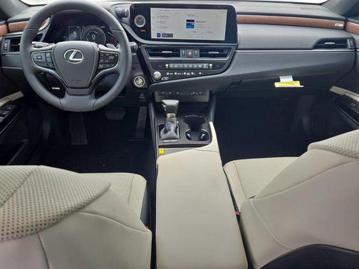 2025 Lexus ES 300h Base