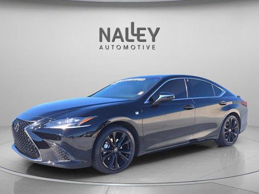 2023 Lexus ES 300h F SPORT Handling