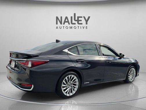 2022 Lexus ES 300h Ultra Luxury