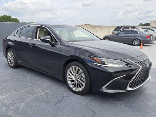 2022 Lexus ES 300h Ultra Luxury