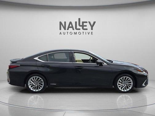 2022 Lexus ES 300h Ultra Luxury