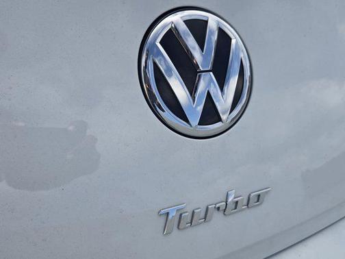 2016 Volkswagen Beetle 1.8T SEL