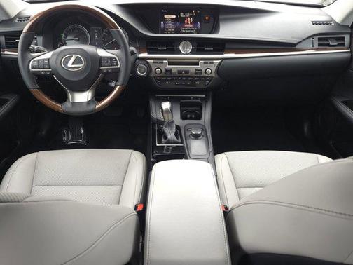 2017 Lexus ES 350 Base