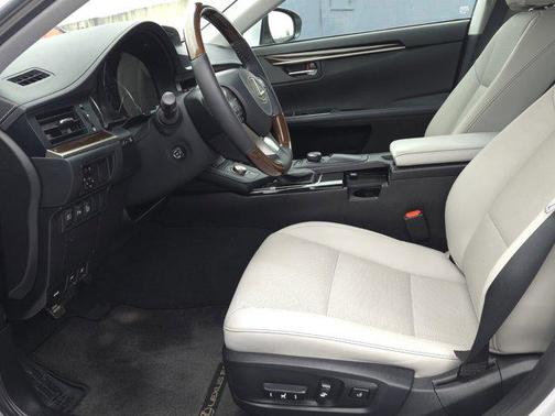 2017 Lexus ES 350 Base