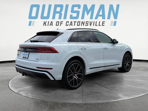 2022 Audi Q8 55 Premium Plus