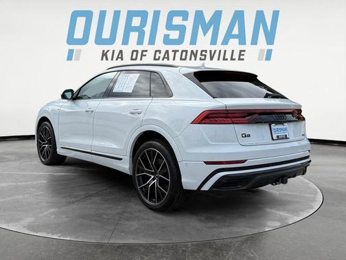 2022 Audi Q8 55 Premium Plus