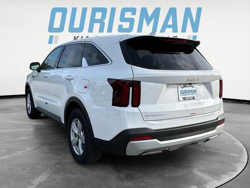 White Pearl 2026 Kia Sorento LX