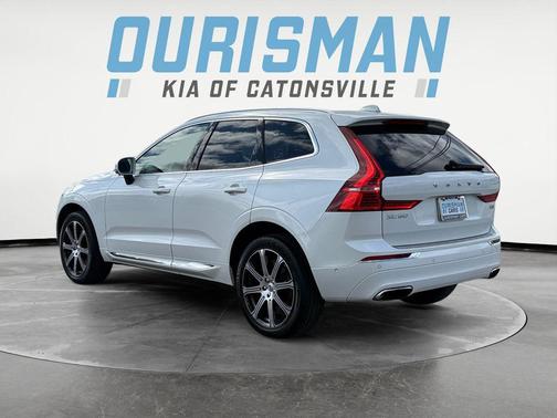 Crystal White Metallic 2021 Volvo XC60 T5 Inscription