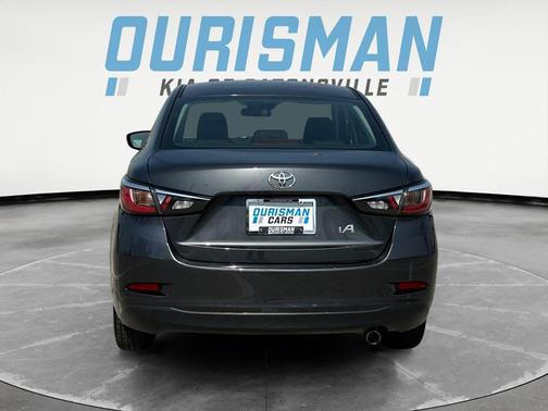 Graphite 2018 Toyota Yaris iA Base