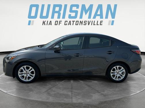 Graphite 2018 Toyota Yaris iA Base