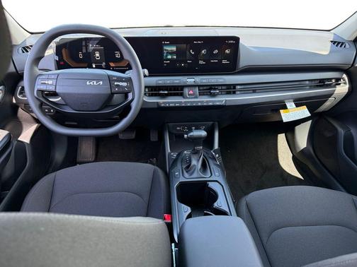 Snow White Pearl 2026 Kia K4 LX