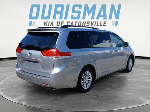 2012 Toyota Sienna XLE