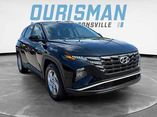 Black Pearl 2024 Hyundai TUCSON SE