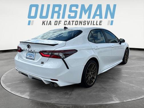 Ice Cap 2023 Toyota Camry SE