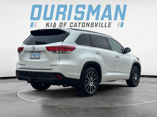 Blizzard Pearl 2018 Toyota Highlander SE