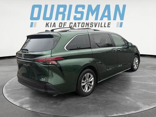 2022 Toyota Sienna XLE