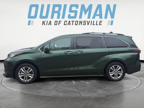 2022 Toyota Sienna XLE