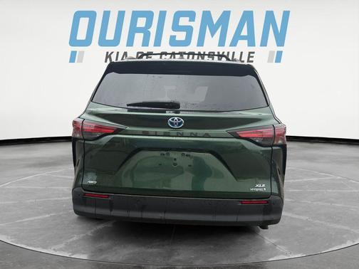 2022 Toyota Sienna XLE