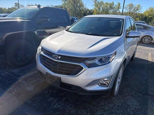 Silver Ice Metallic 2018 Chevrolet Equinox 2LT