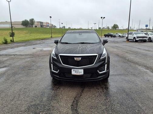 Stellar Black Metallic 2020 Cadillac XT5 Sport