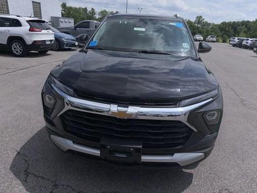 Mosaic Black Metallic 2025 Chevrolet Trailblazer LT