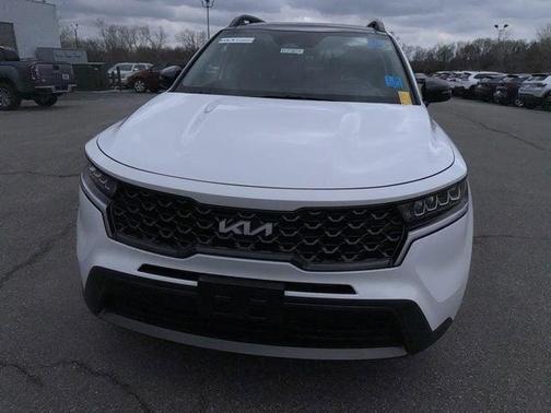 Glacial White Pearl 2023 Kia Sorento S