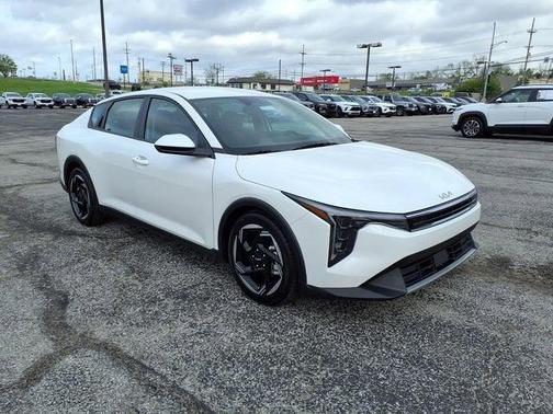 Snow White Pearl 2025 Kia K4 EX
