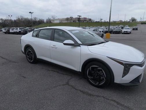 Snow White Pearl 2025 Kia K4 EX