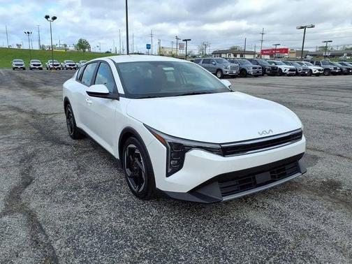 Snow White Pearl 2025 Kia K4 EX
