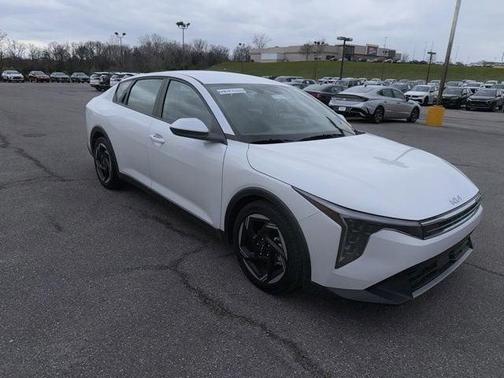 Snow White Pearl 2025 Kia K4 EX