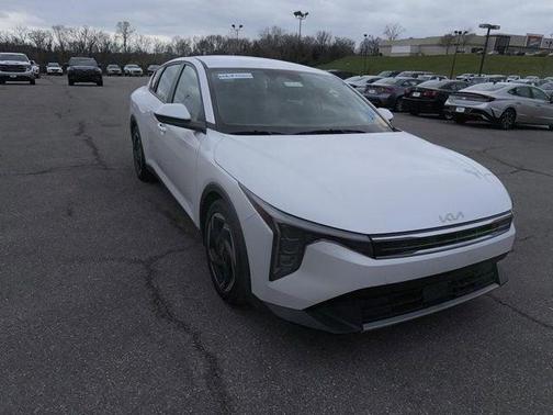 Snow White Pearl 2025 Kia K4 EX